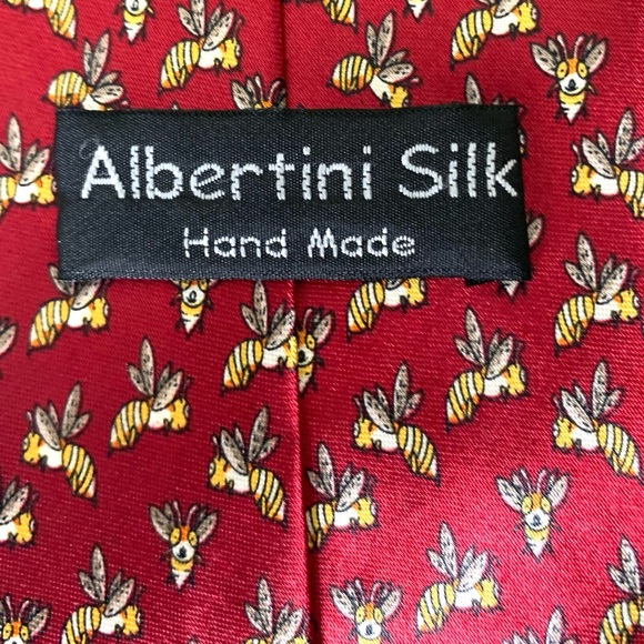 Italian silk red neck tie with beautiful yellow beas pattern handmade vintage - Picture 3 of 3